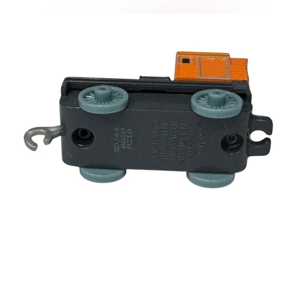 Thomas & Friends Track Master Push Along Diecast Bash Train - Picture 8 of 8